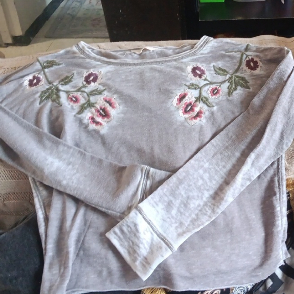 Lucky Brand Pink and Gray Crew Neck Sweater with Floral Embroidery - Picture 4 of 5
